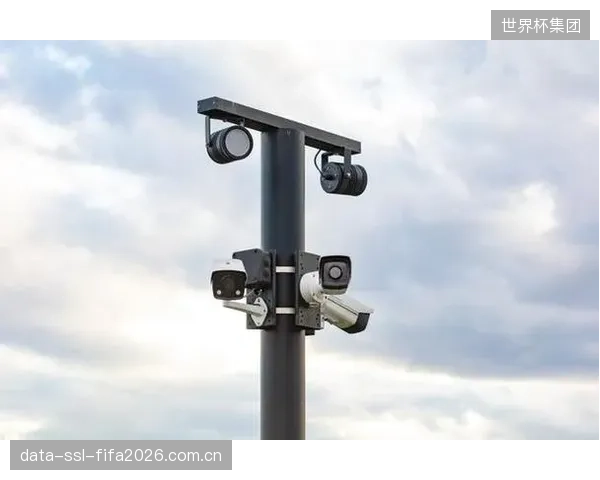当高清摄像头与AI算法日益成熟，成本更低的光学追踪方案，是否会在未来几年清退昂贵的雷达设备？